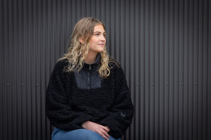 Eydís Líf Ágústsdóttir stofnandi Dulur.is hefur marga fjöruna sopið og þurft að takast á við ýmis áföll. Hún ræddi við blaðamann um sorgina, sjálfsvinnu, móðurhlutverkið og að láta draumana rætast.