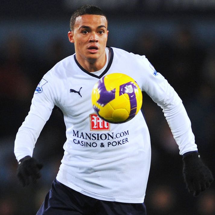 Jermaine Jenas í leik með Tottenham.