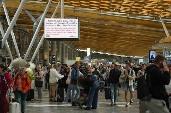 Moxnes var gripinn glóðvolgur í fríhöfn Gardermoen-flugvallar í Osló um miðjan júní.