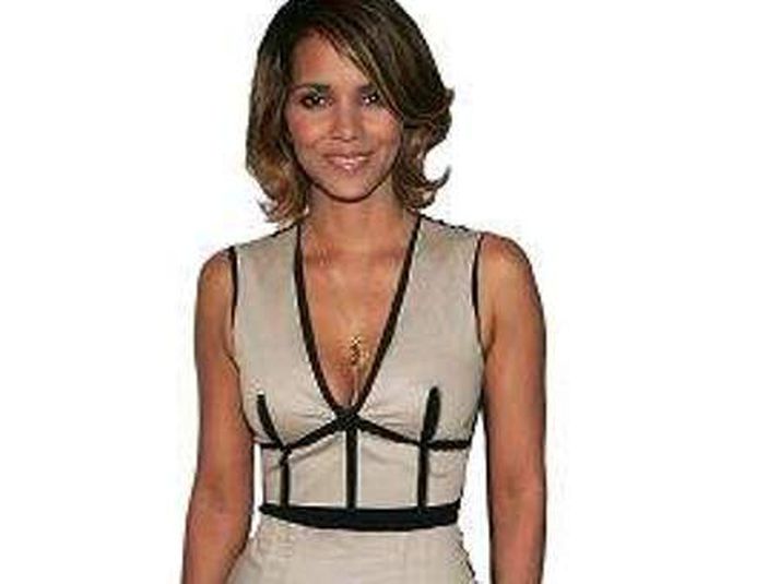 Talsmaður gegn ofbeldi Halle Berry missti heyrn á öðru eyra eftir barsmíðar fyrrverandi kærasta.