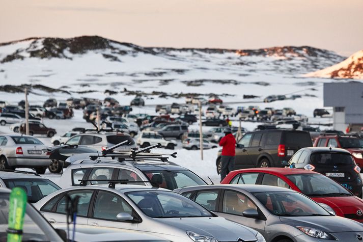 Snjóframleiðsla í Bláfjöllum mun fjölga opnunardögum og áætlað er að heildaraðsókn aukist um 50 prósent. Aukin bílaumferð eykur líkur á slysum og skapar þar með ógn við vatnsvernd.