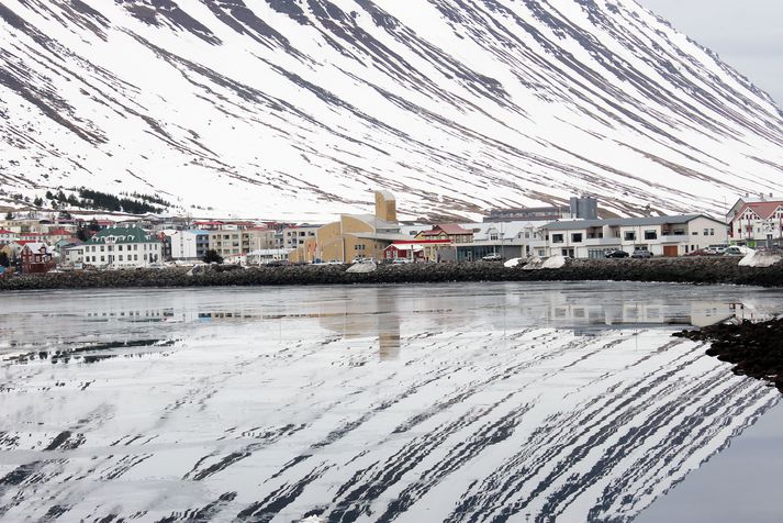 Það mun eitthvað snjóa á Vestfjörðum í dag.