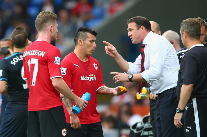 MacKay kemur skilaboðum til Arons Einars og Gary Medel.