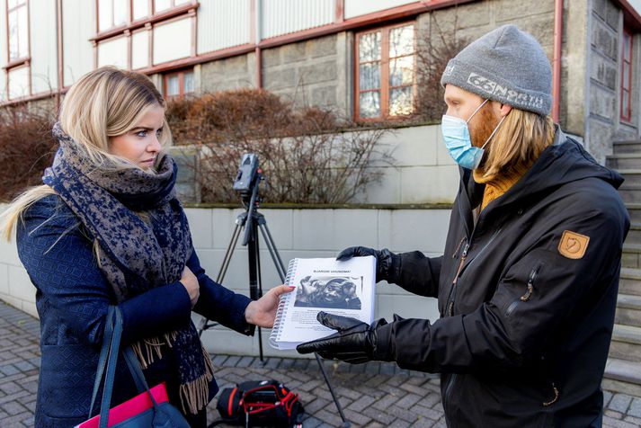 Minister of Justice Áslaug Arna Sigurbjörnsdóttir was handed a petition of over 45,000 signatures.