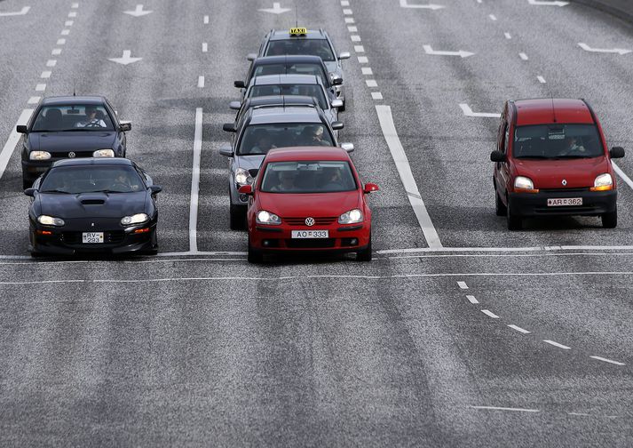 Þrír ökumenn voru í gærkvöldi og í nótt handteknir vegna gruns um ölvun við akstur á höfuðborgarsvæðinu.