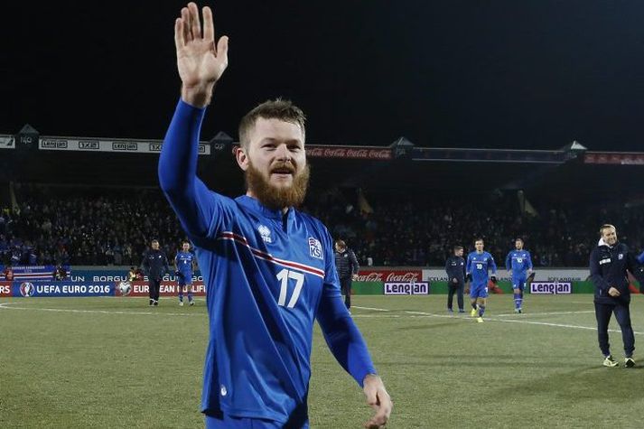 Aron Einar Gunnarsson kom seinna en hinir strákarnir.