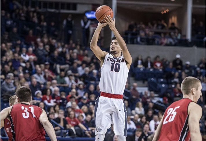 Bryan Alberts lék með Gonzaga og Long Beach State í bandaríska háskólakörfuboltanum.