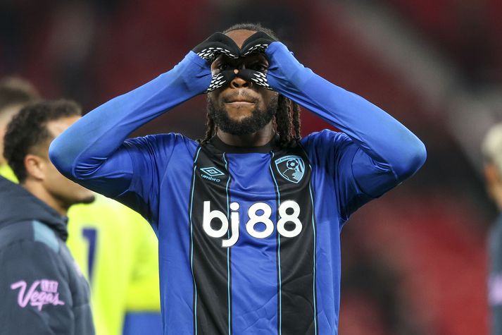 Antoine Semenyo fagnar marki sínu á móti Manchester United á Old Trafford í vikunni.