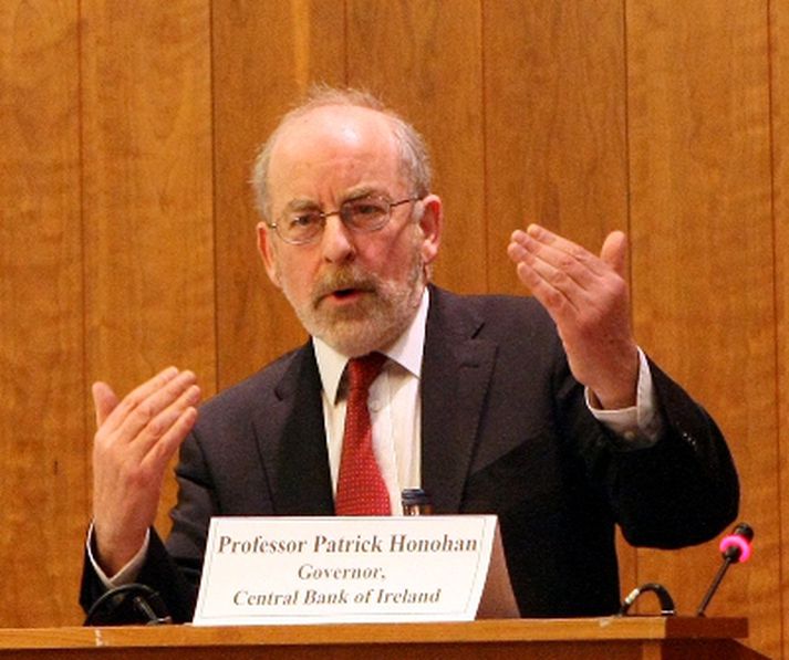 Patrick Honohan seðlabankastjóri Írlands.