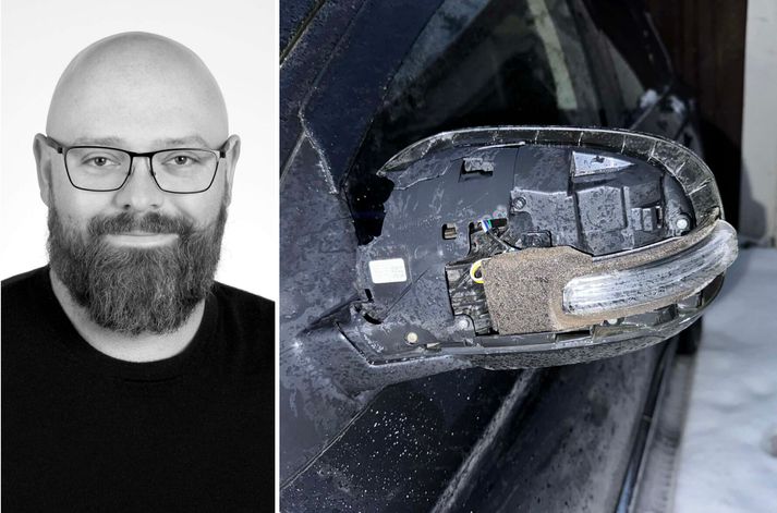 Hafþóri Aroni Tómassyni var verulega brugðið þegar hann mætti snjóruðningstækinu. Tjón er á baksýnisspegli og á hann von á því að finna frekari skemmdir í fyrramálið.