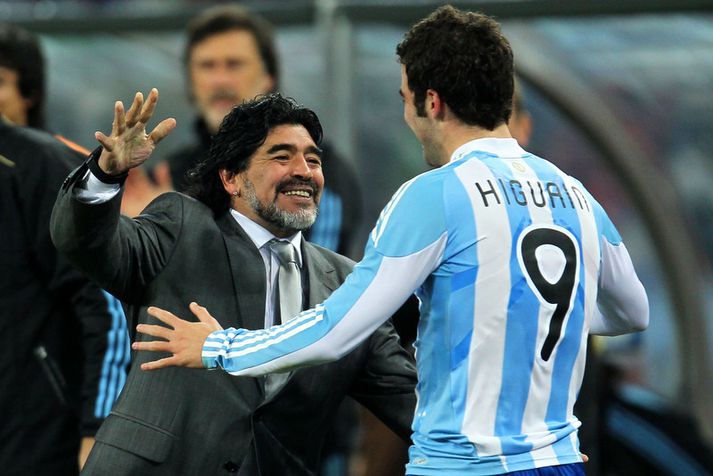 Maradona og Higuaín á góðri stundu.