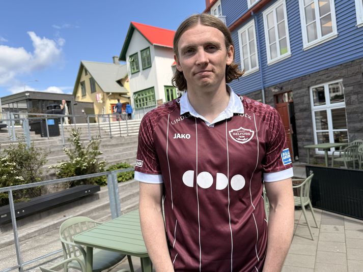 Önnur lið á Íslandi voru áhugasöm um Jón Daða sem sá aldrei neitt annað fyrir sér en Selfoss. 