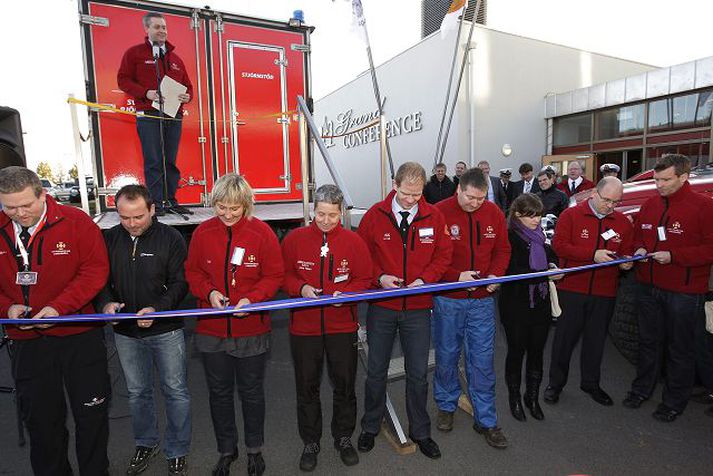 Björninn var vígður fyrir utan Grand Hótel þar sem ráðstefnan Björgun fór fram um helgina.