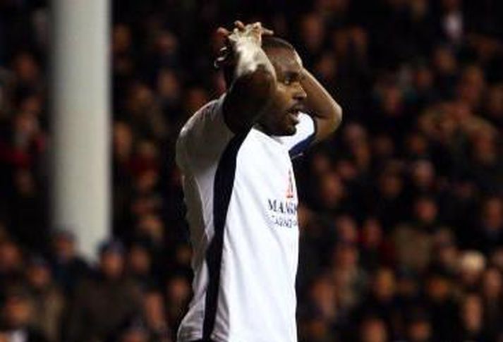 Darren Bent fór illa með dauðafæri undir lok leiksins.