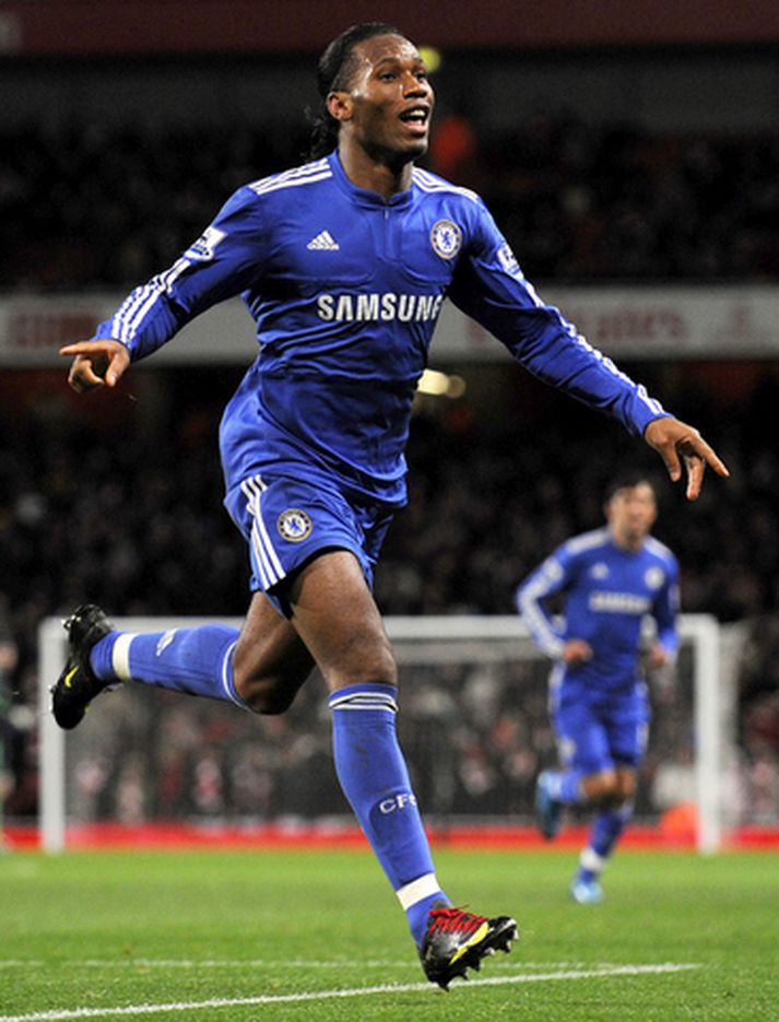 Didier Drogba fagnar öðru marka sinna í dag.