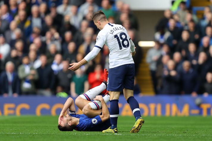 Azpilicueta liggur eftir viðskiptin við Lo Celso.