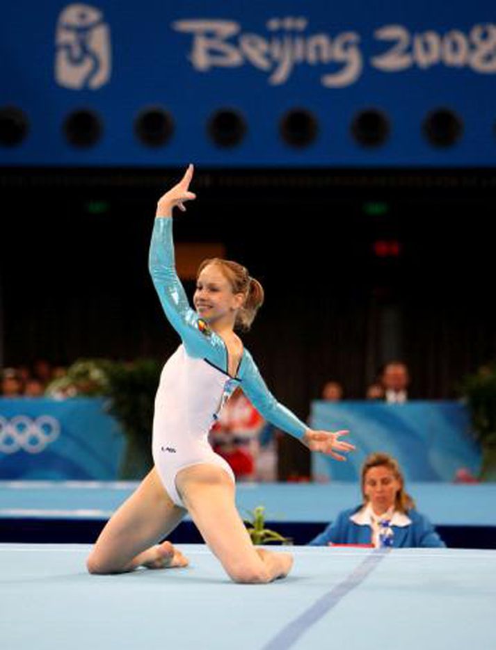 Sandra Izbasa í gólfæfingum sínum.