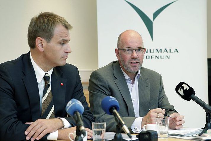 Árni Páll Árnason félagsmálaráðherra og Gissur Pétursson, forstjóri Vinnumálastofnunar, á fundi fyrr á árinu. Fréttablaðið/Vilhelm