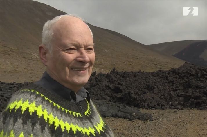 Guðbergur Bergsson rithöfundur smalaði kúm í Nátthaga á æskuárum í Ísólfsskála. Núna sér hann hraunið fara yfir átthagana.