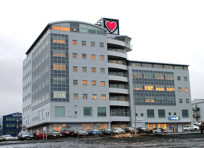 Hægja þarf á rannsóknum vegna minnkandi tekna.