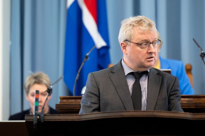 Bjarni telur að ekki ætti að ráðast í frekari sölu á hlut ríkisins í Íslandsbanka fyrr en öll kurl eru komin til grafar varðandi nýafstaðið söluferli.