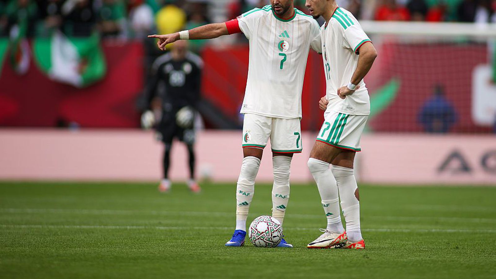 Mahrez batt enda á bið Alsíringa