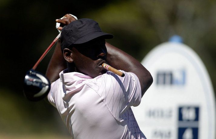 Michael Jordan elskar það að spila golf og vill alltaf leggja eitthvað undir.