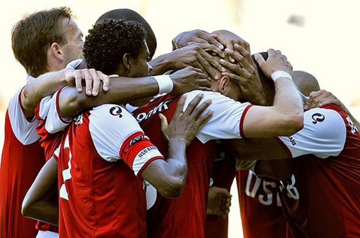 Grétar Rafn Steinsson og félagar í AZ Alkmaar verða í eldlínunni í kvöld.