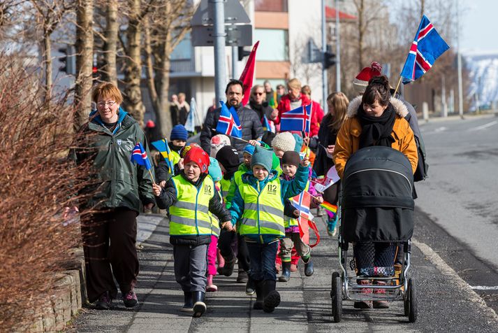 Ráðuneytið byggði undanþágubeiðni sína á því að tafir á greiðslum barnabóta myndi skapa neyð hjá heimilum landsins.