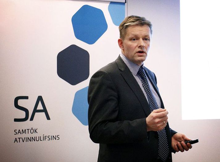 Þorsteinn Víglundsson framkvæmdastjóri Samtaka atvinnulífsins (SA) kynnti í gær verkefnin fram undan auk "flugeldavísitölu“ þar sem kom fram að fylgni er á milli hagvaxtar og innflutnings skotelda. Í fyrra voru flutt inn 1,5 kíló á mann, aðeins meira en 2013.