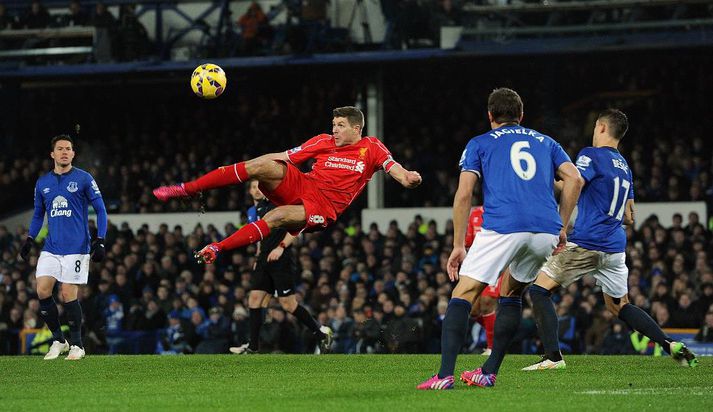 Gerrard reyndi hvað hann gat í líklega síðasta leik sínum gegn Everton.