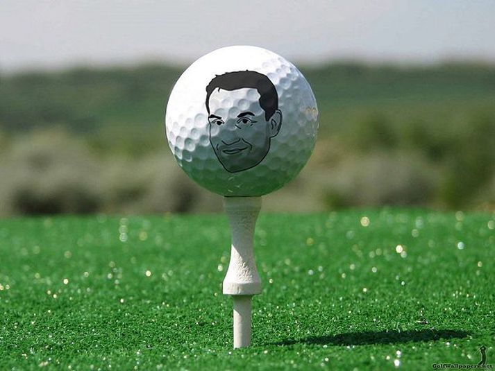 Flengdu útrásarvíking
Þeir sem vilja láta reiði sína bitna á útrásavíkingum í golfinu geta keypt sér Srixon-golfbolta með prentaðri mynd af útrásarvíking.