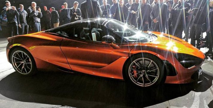 McLaren 720S kemst aðeins úr sporunum.