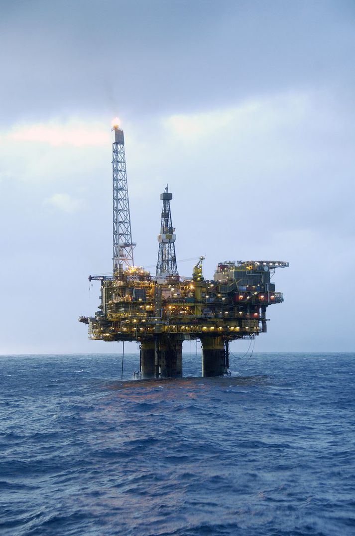 Olíuborpallur í Noregshafi.