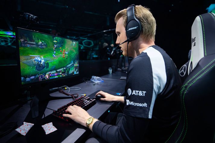 League of Legends er strategískur liðaleikur eða herkænskuleikur. Markmiðið er að brjótast inn í höfuðstöðvar óvinanna og taka yfir þær áður en liðið missir sínar eigin bækistöðvar.