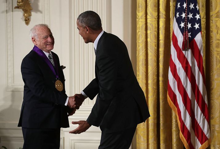 Mel Brooks og Barack Obama.