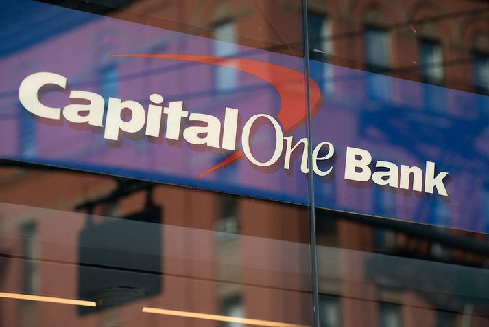 Capital One er stórtækur útgefandi kreditkorta og heldur einnig úti bankastarfsemi vítt og breitt um Norður-Ameríku.