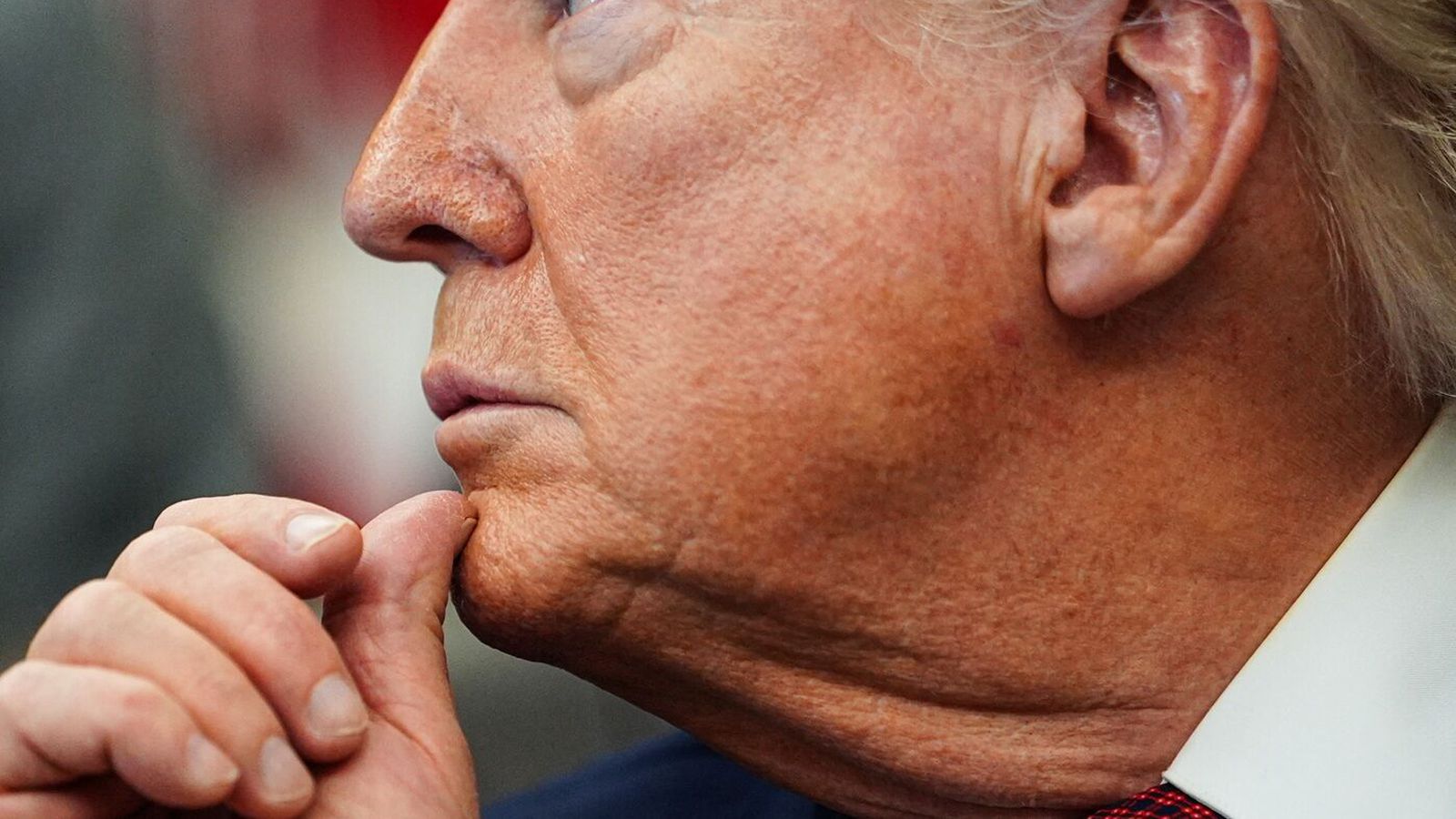 Fram­lengir vopna­hléið og herkvína