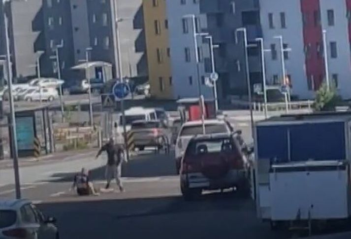 Skjáskot úr myndbandi á vettvangi.