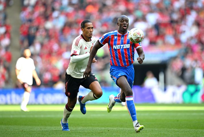 Liverpool tekur á móti Crystal Palace og fær tækifæri til að hefna fyrir tapið í Samfélagsskildinum. 