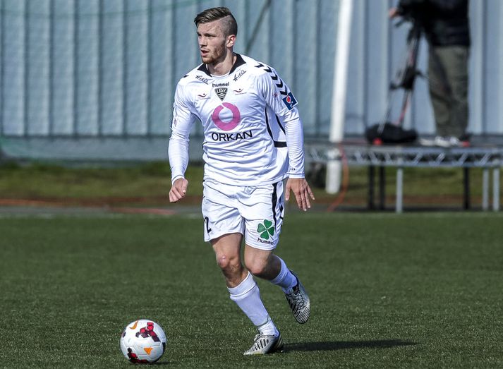 Brynjar Gauti Guðjónsson, miðvörður ÍBV, skoraði fyrsta markið.