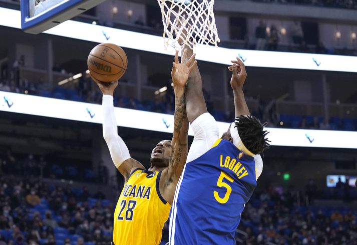 Nýliðinn Keifer Sykes var hetja Indiana Pacers gegn Golden State Warriors.