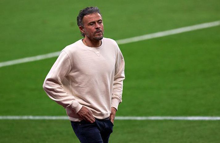 Luis Enrique léttur fyrir leikinn í gær, þrátt fyrir að hafa mætt vel seint.