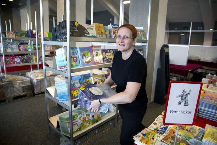 Bryndí­s Loftsdóttir, formaður Félags íslenskra bókaútgefanda, undirbýr árvissan markað. 
