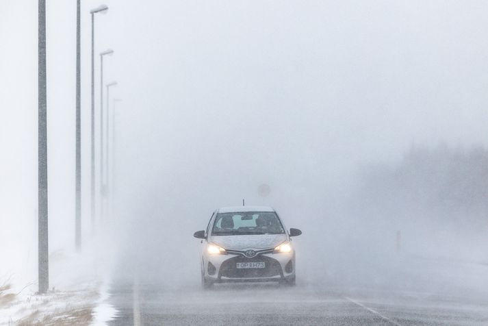 Búist er við skafrenningi víða í dag.