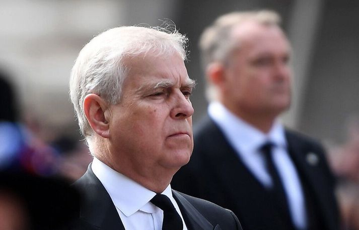 Andrew Mountbatten-Windsor hefur verið sviptur titlum sínum en hann var áður prins. 