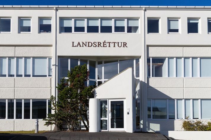 Landsréttur.