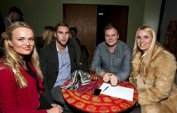 Kristín Einarsdóttir, Agnar Bragi, Valgeir Einarsson, og Steinþóra Jónsdóttir mættu á Bakkus.