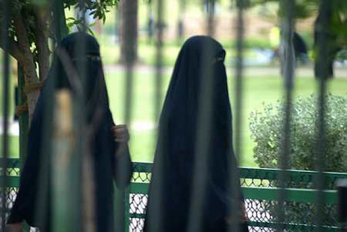 Sádí Arabísk lög byggja á kennisetningum Kóransins.