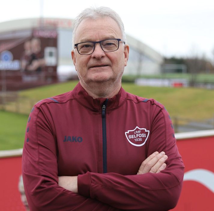 Bjarni hefur farið víða á þjálfaraferli sínum, hann stýrði síðast Njarðvík tímabilið 2022. 